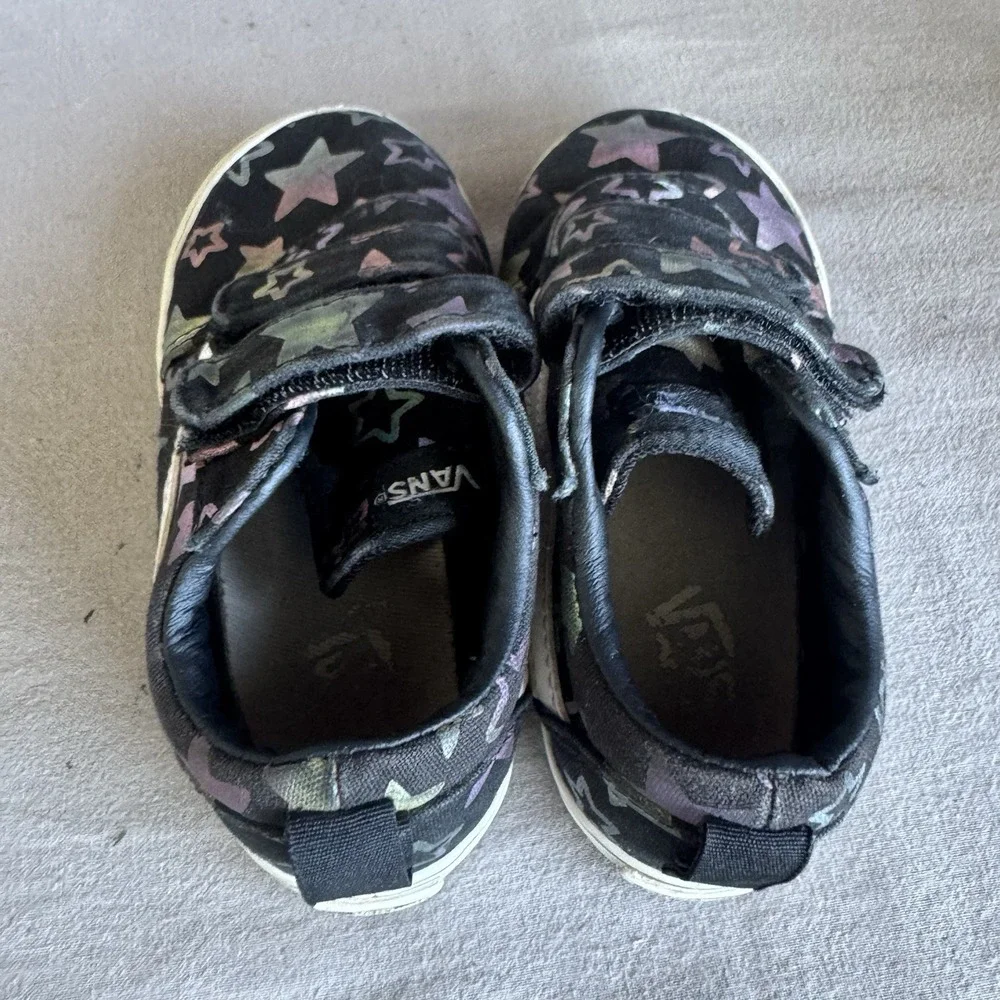 Size 8c - Vans Toddler Girl's Ward V Foil Stars Black/Multi Skate Shoes